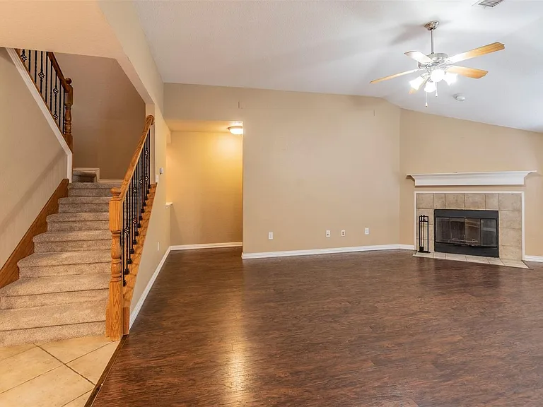 2017 Lake Highlands Dr — Photo 3