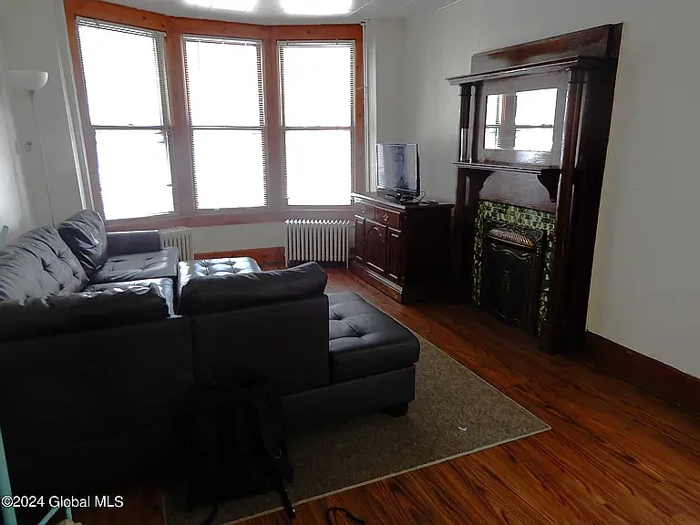 911 Jacob St #1A — Photo 7