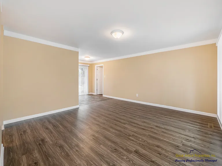 1088 Studebaker Ave — Photo 17