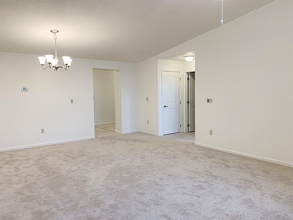 4th image of 437 Belvidere St APT S13
