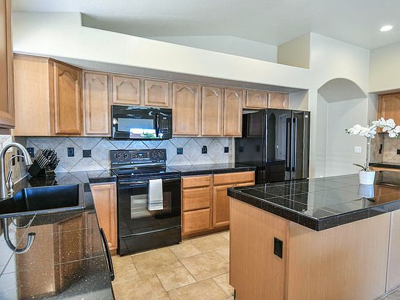 2nd image of 3909 W Escuda Dr
