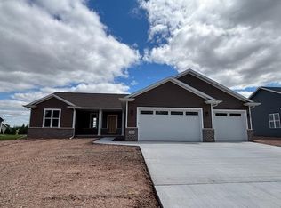 1316 S Jade Dr, Appleton, WI 54915