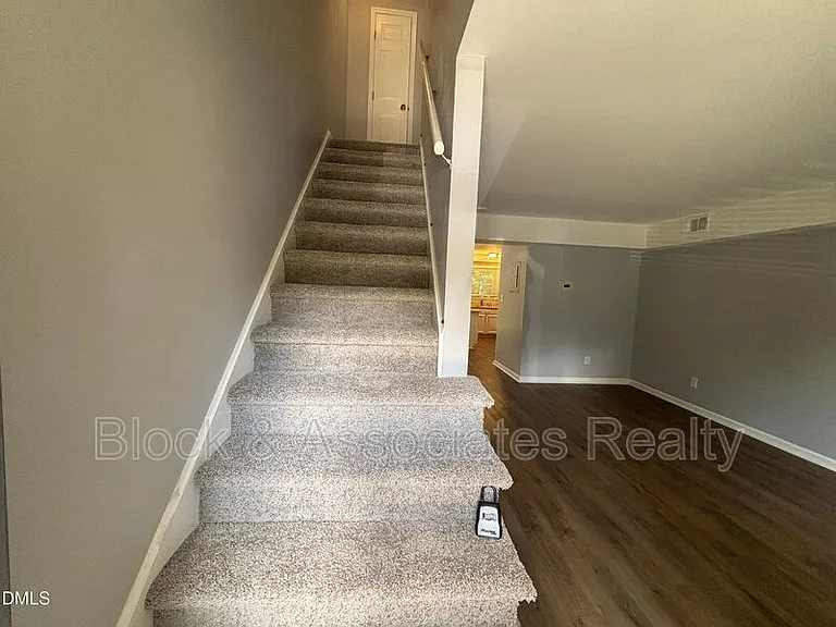 4808 Blue Bird Ct #D — Photo 40
