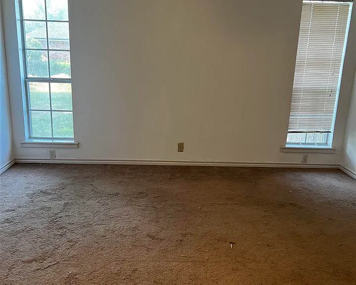 902 Sugarbush Ln — Photo 14