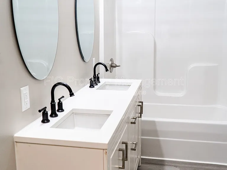 2453 E 5th Ave #2 — Photo 8