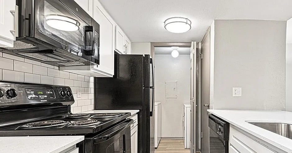 Cutter's Point Apartment Homes — Photo 4