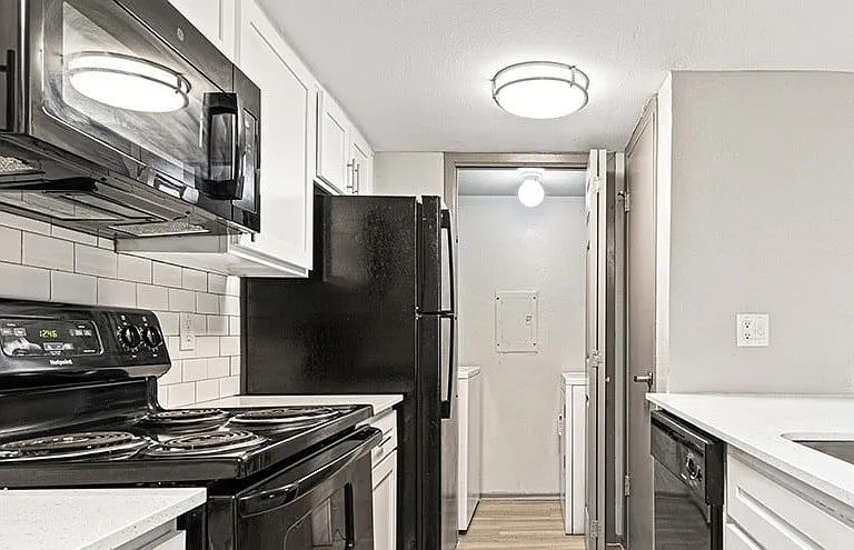 Cutter's Point Apartment Homes — Photo 4