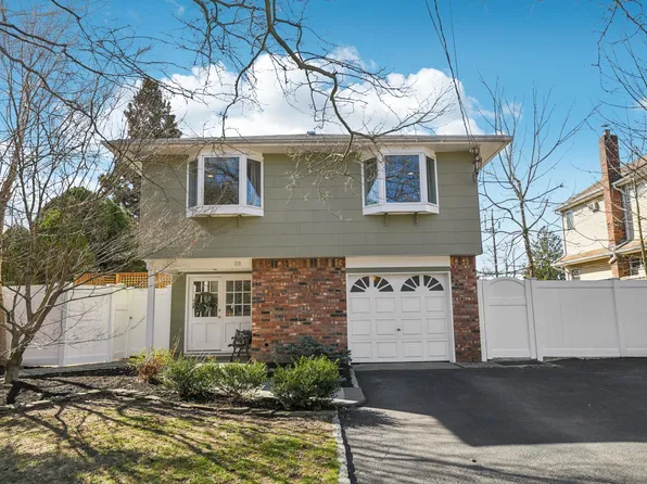 218 Bellerose Avenue, East Northport, NY 11731