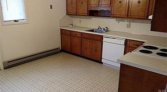 3rd image of 2109 Clermont St