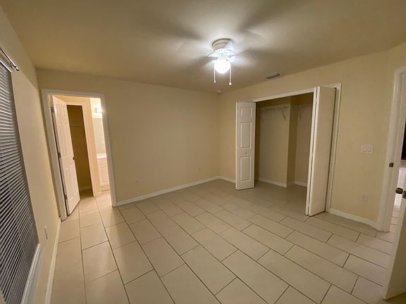2nd image of 1017 SE 12th St #1017