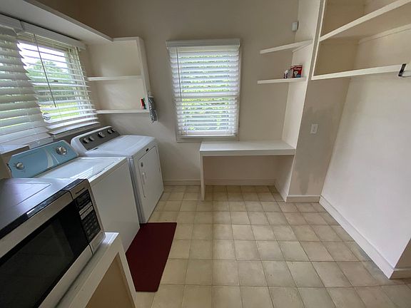 Utility room with Washer and Dryer