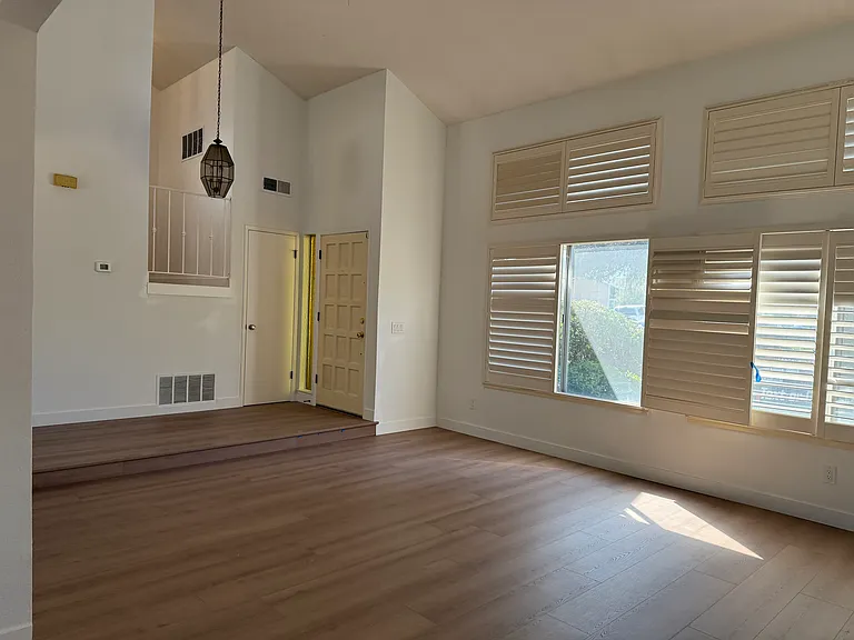 9116 Cornwall Dr — Photo 5