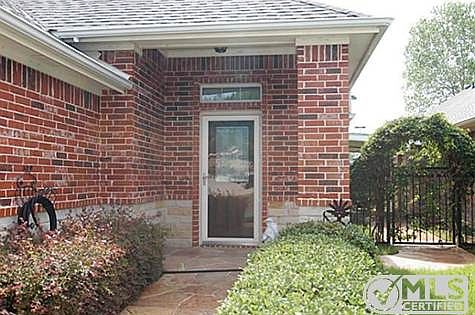 1st image of 829 Claycourt Cir