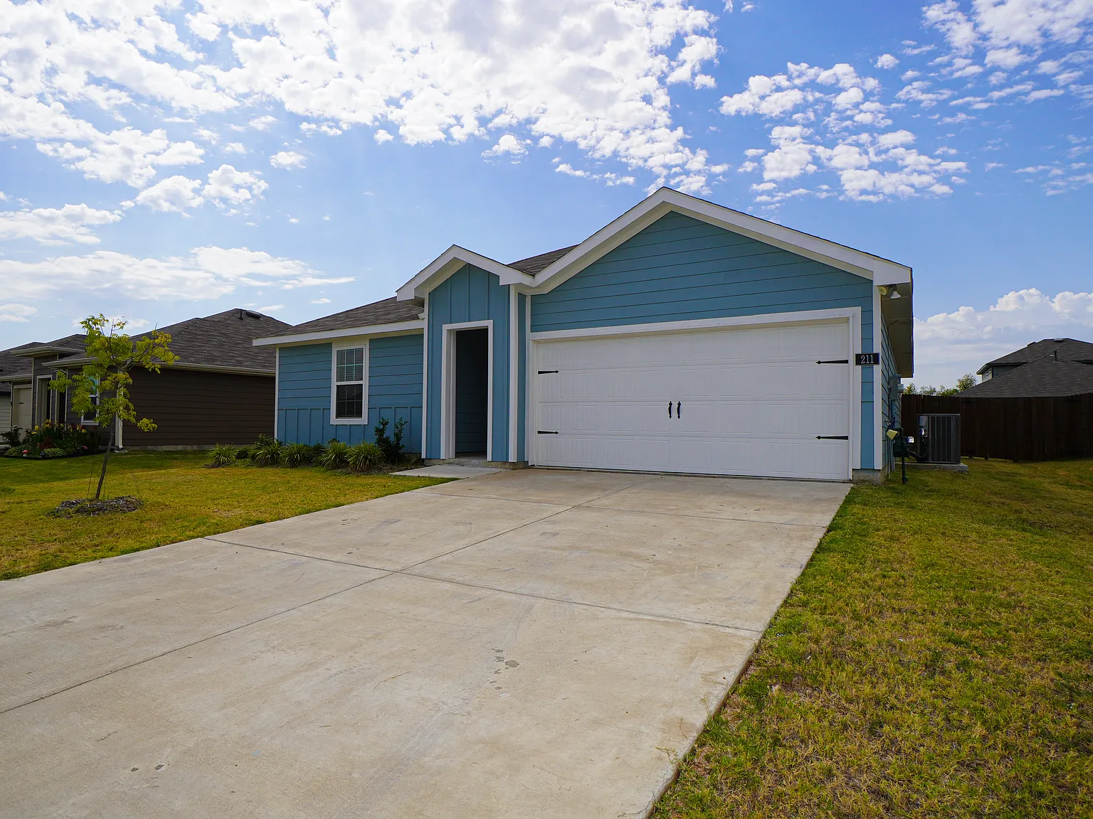 3 bed, 1398 sqft, $1,900 — Photo 2