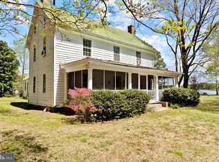 673 Hicks Wharf Rd, Cardinal, VA 23025