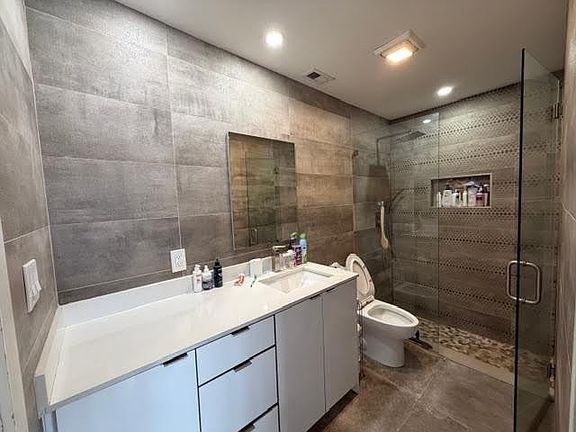 5th image of 680 NW 49th Avenue