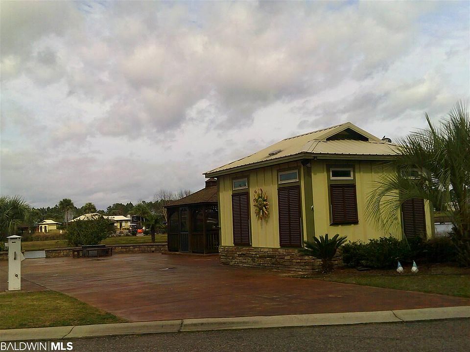 1st image of 729 Lago Way