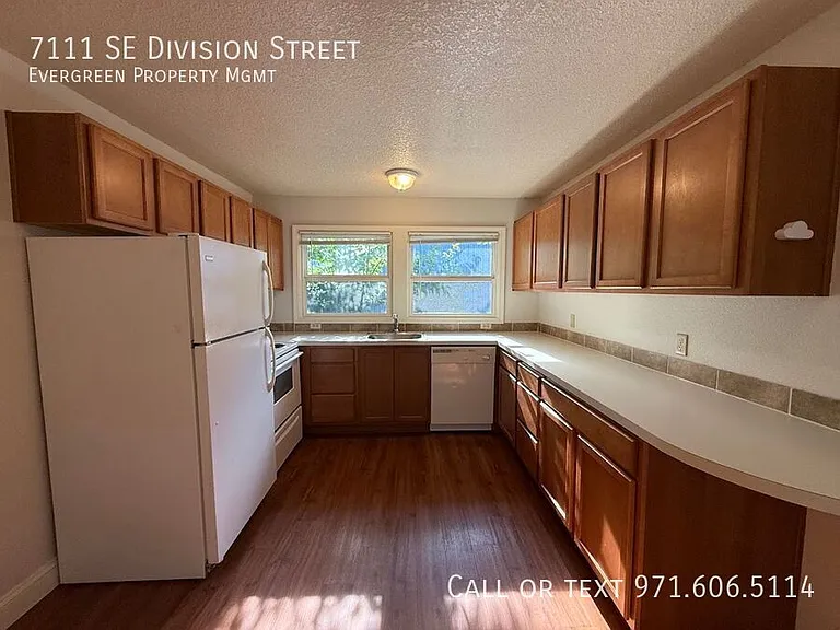 7111 SE Division St — Photo 8
