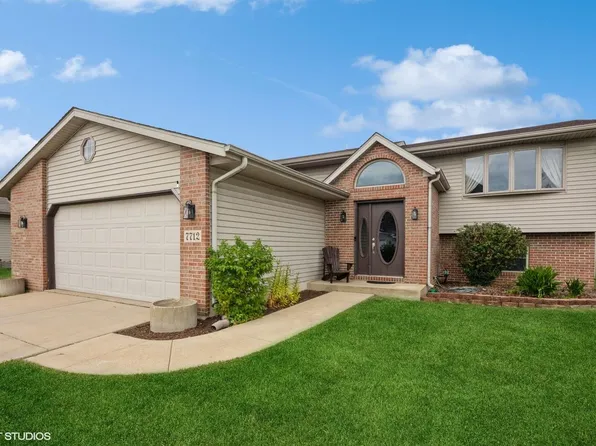 7712 Murrelet St, Hobart, IN 46342