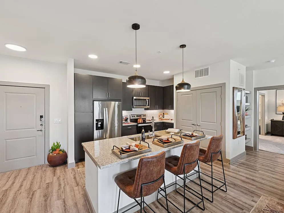 Avalon Benbrook — Photo 1