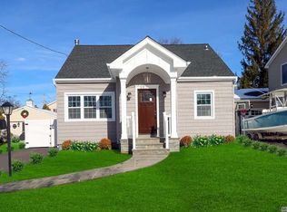 48 Dawes Ave, Syosset, NY 11791