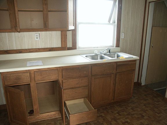 5th image of 355 Cypress Ave