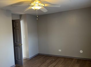 9S125 Lake Dr APT 21-209, Willowbrook, IL 60527