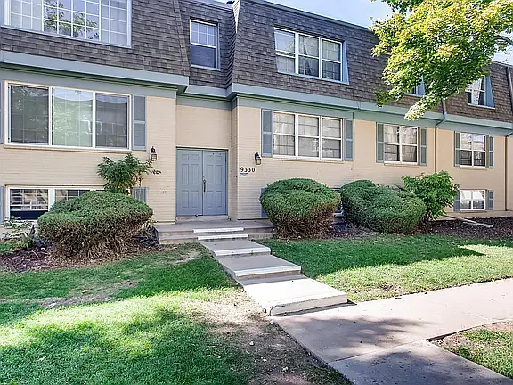 2 bed, 1.5 bath, 1004 sqft, $1,350 — Photo 1