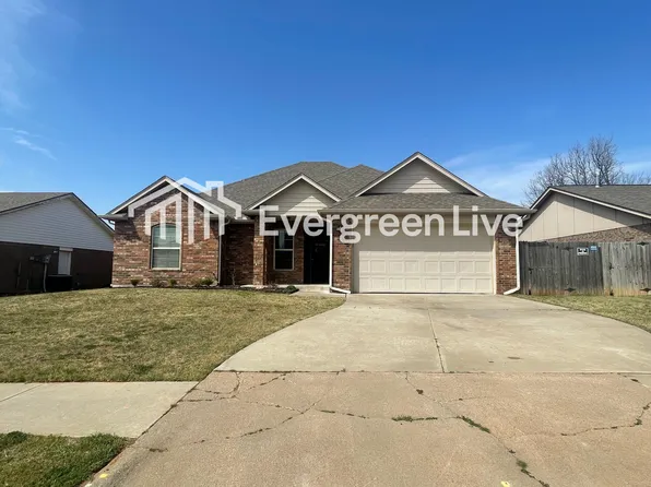 617 S Avery St, Moore, OK 73160
