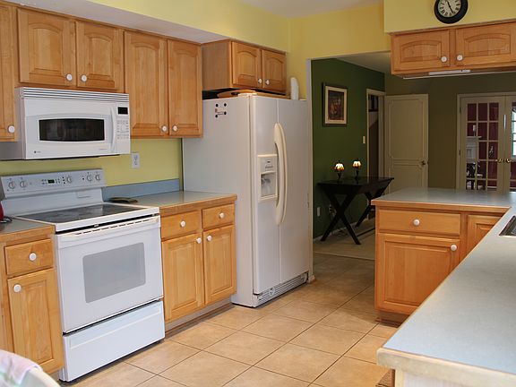 5th image of 13219 Pressmont Ln