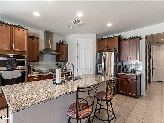 3rd image of 2436 E SAINT CATHERINE Avenue