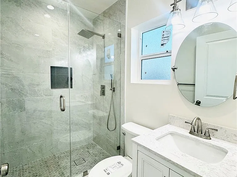 9318 Encino Ave — Photo 14