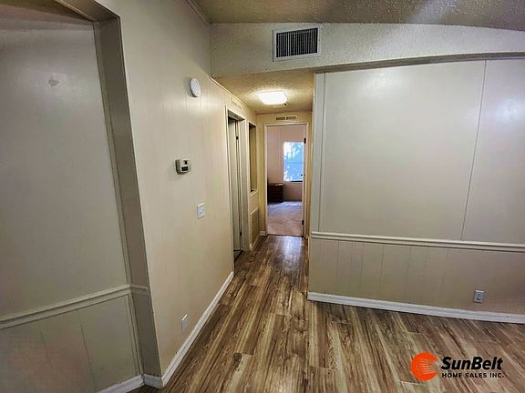 5th image of 15 Dover Falls Rd