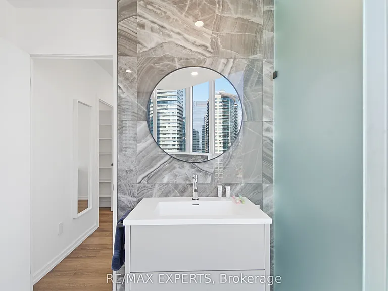208 Queens Quay W #2211 — Photo 22
