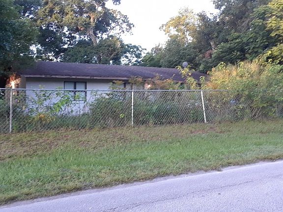 3rd image of 168 Cedar Ave