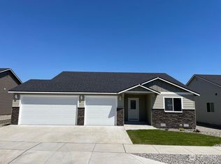 29 Emma Dr, Wenatchee, WA 98801