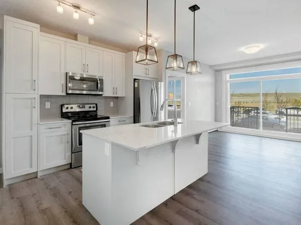 10 Walgrove Walk SE #116, Calgary, AB T2X 4E3