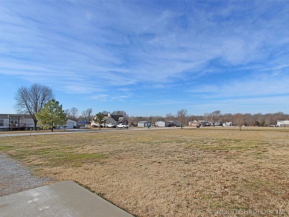 4th image of 398186 W 3230th Dr