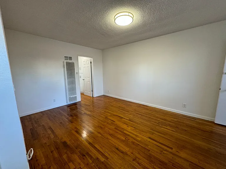 11330 Ohio Ave — Photo 15