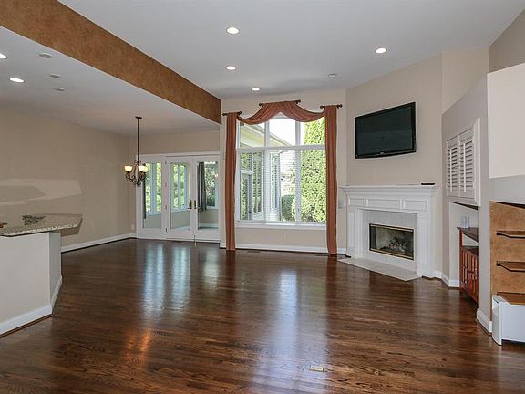 3rd image of 8318 Sweet Briar Ct
