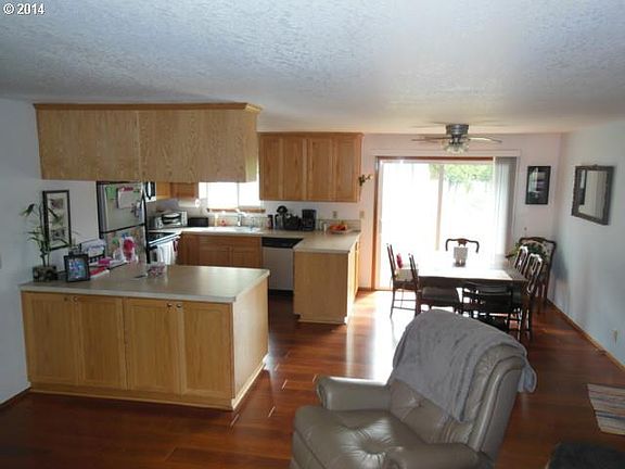 3rd image of 31585 NW Cottage St