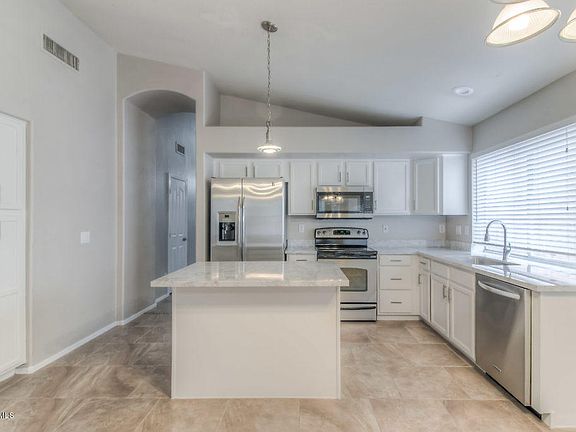 4th image of 2549 N 125th Dr
