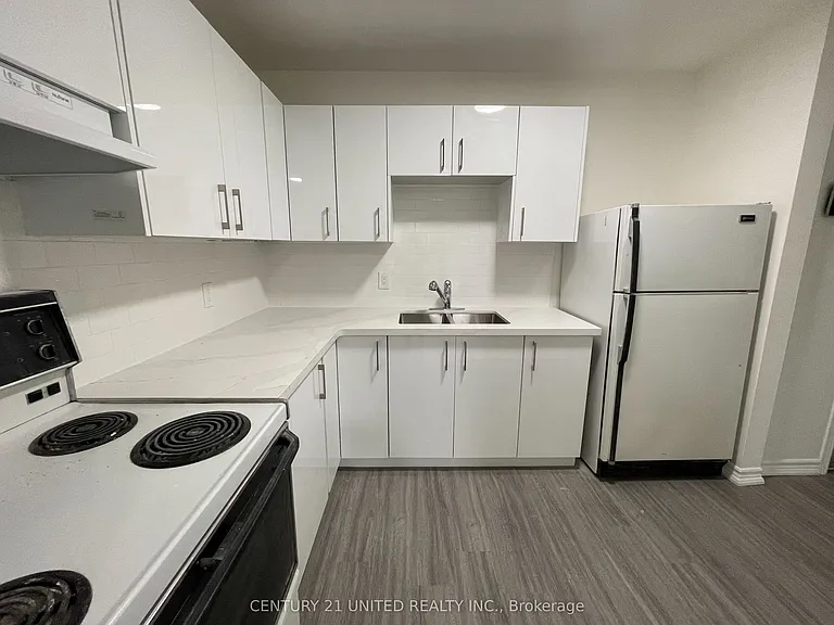 174.5 Hunter St W #9 — Photo 4