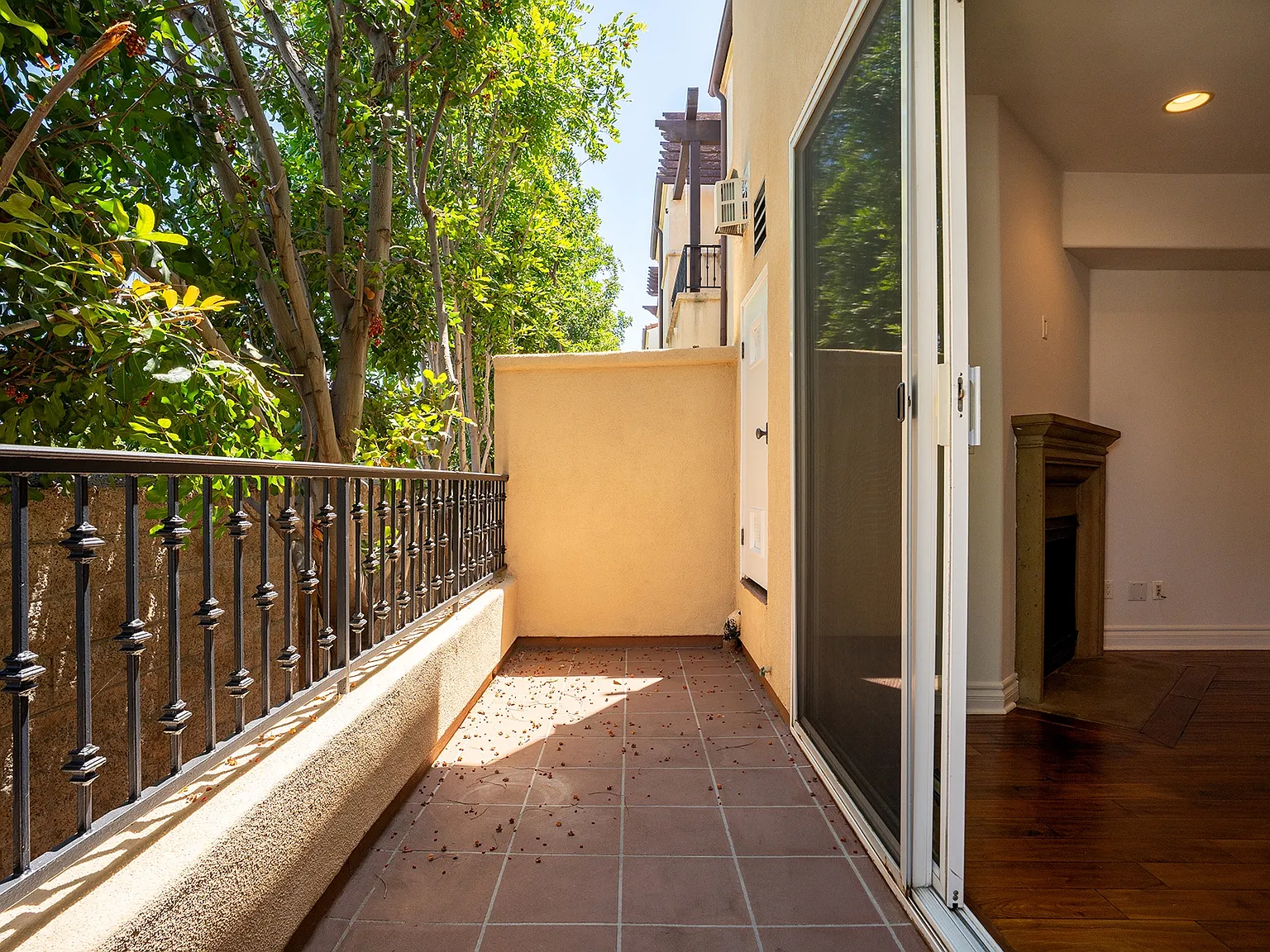 3 bed, 1410 sqft, $3,450 — Photo 4