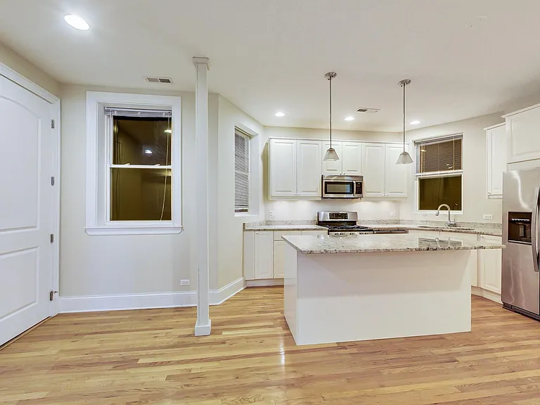 2621 W Leland Ave #1 — Photo 6
