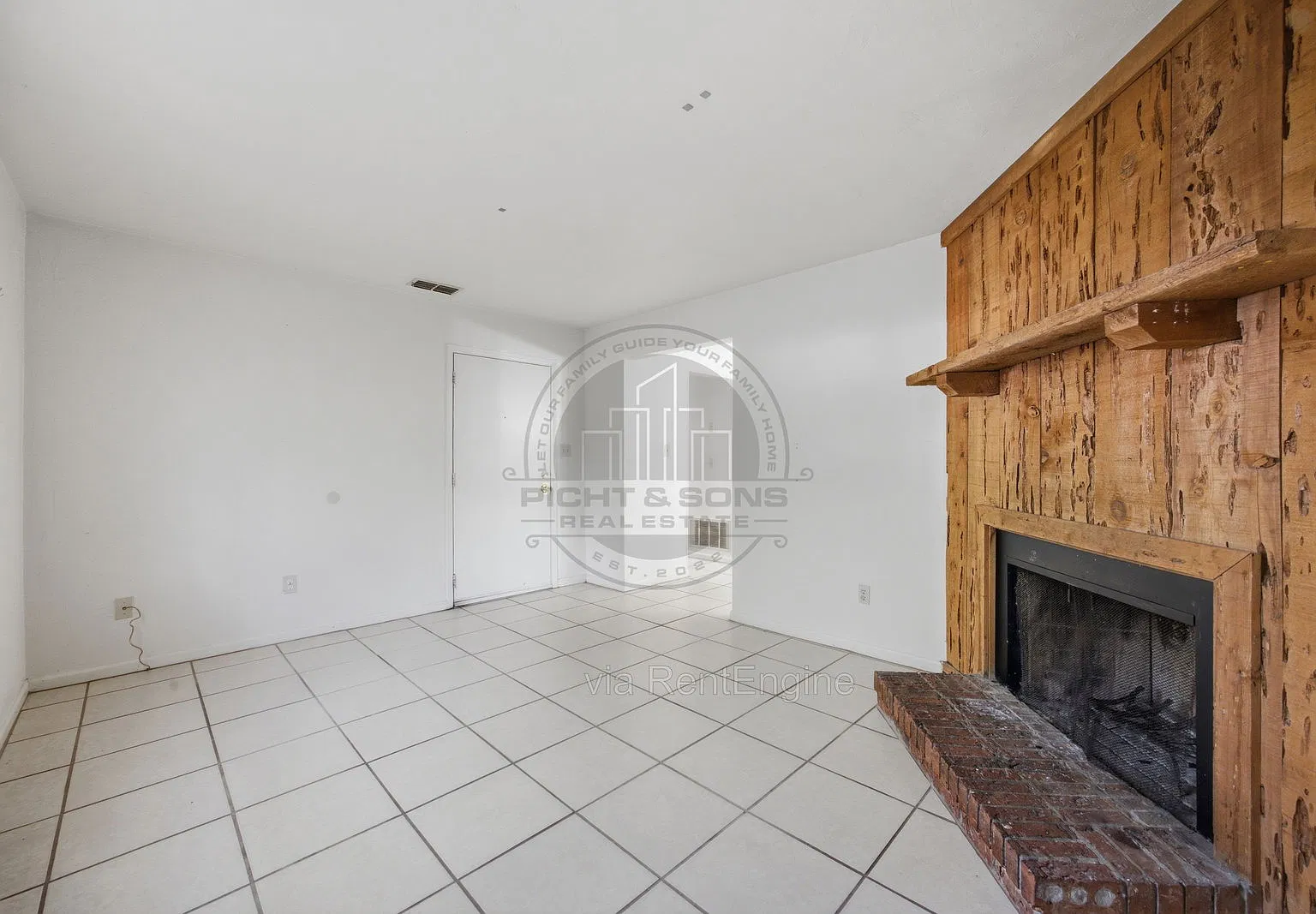 2 bed, 1.0 bath, 896 sqft, $1,100 — Photo 3