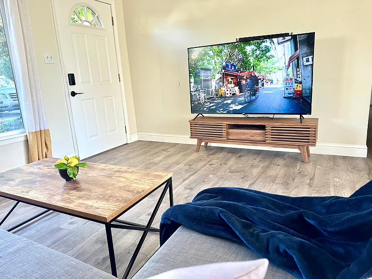 36 Henderson Pl — Photo 7