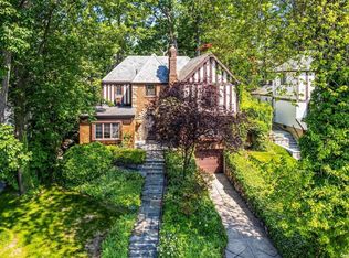 21 Rockywood Rd, Manhasset, NY 11030