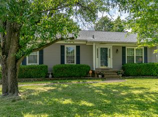 8905 Thelma Ln, Louisville, KY 40220