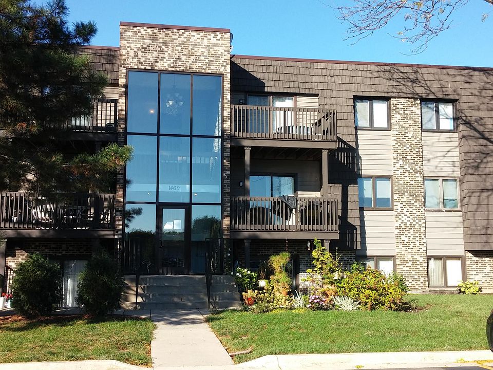 Outside view of 1460 Stonebridge